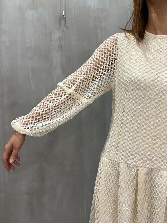 新品　chignon シニヨンアイボリー刺繍ビスチェ CHIGNON シニヨン フリンジ ベスト 1654-059bz-kk 2025aw新作