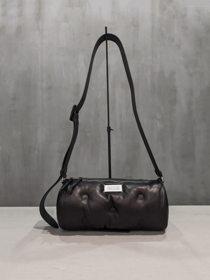 Maison Margiela(メゾンマルジェラ)|Gram Sram pillow|SB1WG0048P4300