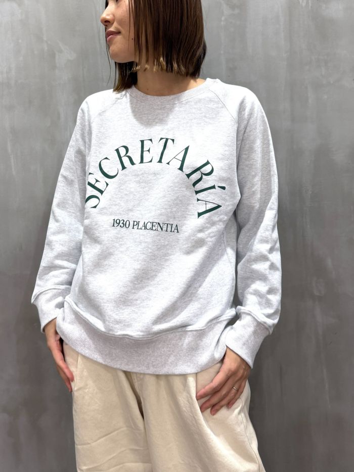 【20%OFFセール】CHIGNON(シニヨン)|アーチロゴコンパクトプルオーバー|8446-576KO