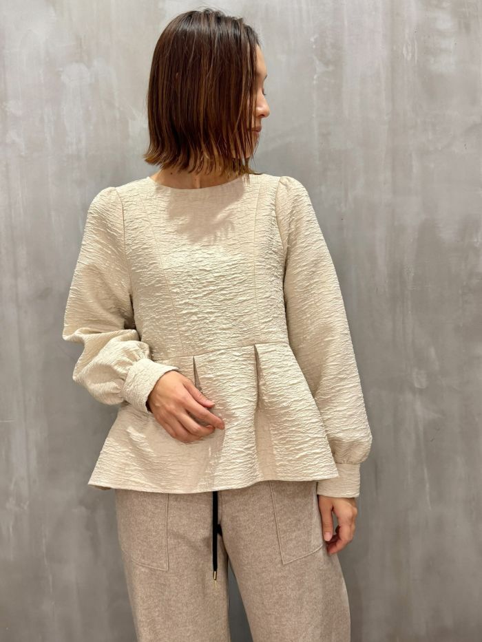 trois(トロワ)|膨れジャガードペプラムプルオーバー|T246-81061