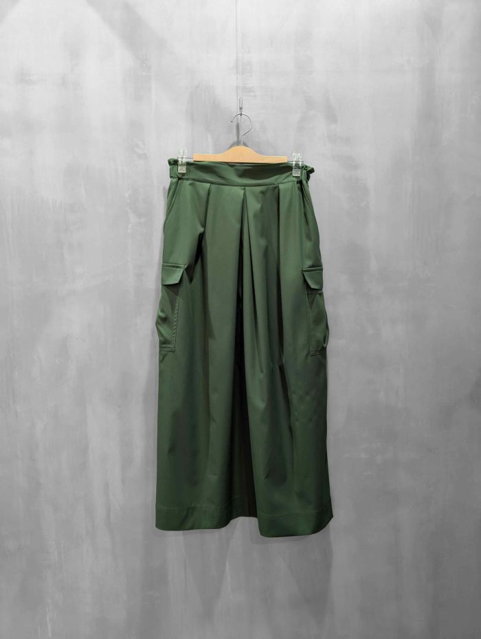 【20%OFFセール】trois(トロワ)|ストレッチツイル タックカーゴスカート|T251-86006