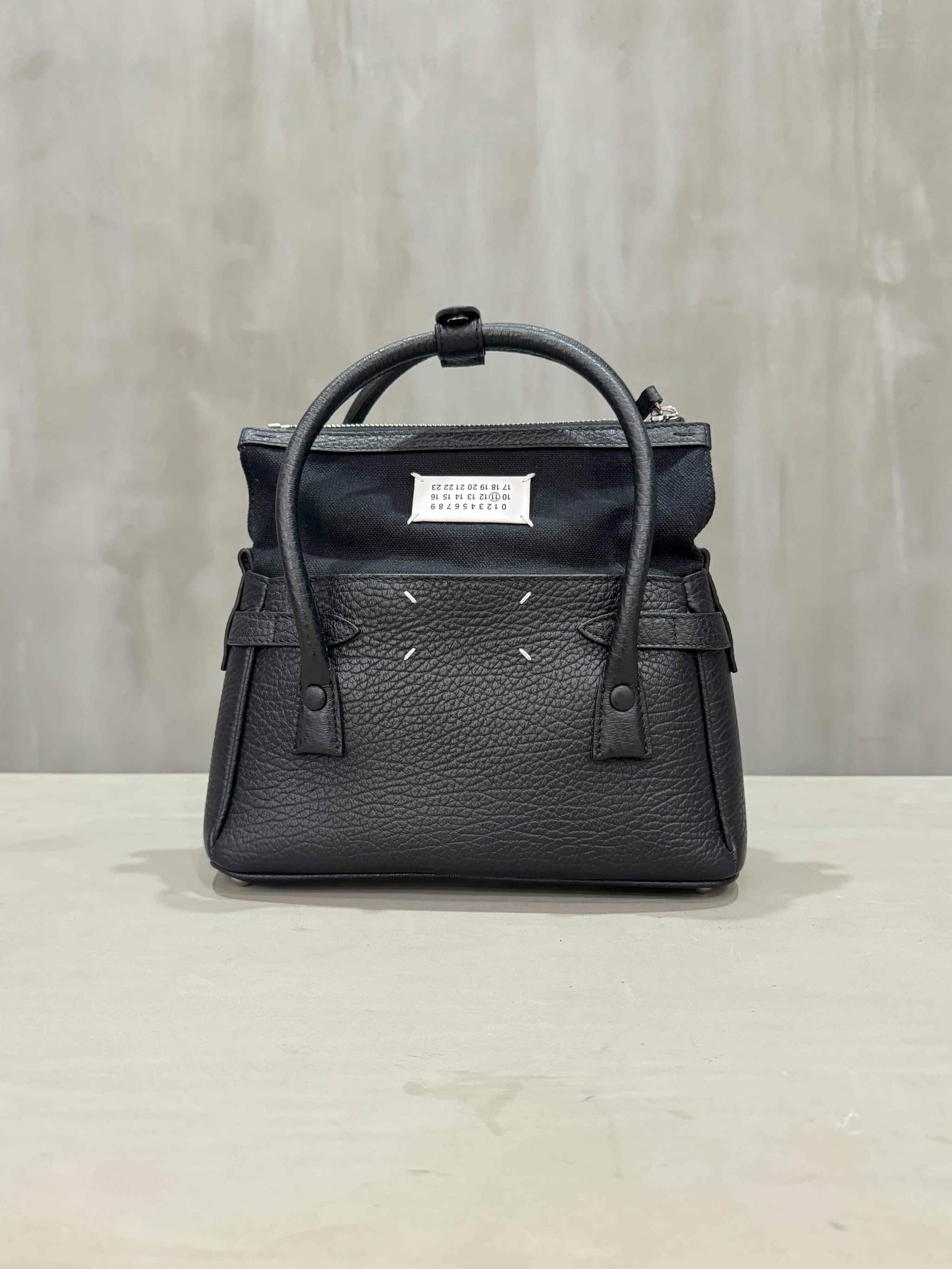 訳あり(2)】エムエムシックス メゾン・マルジェラ Leather ブラック 