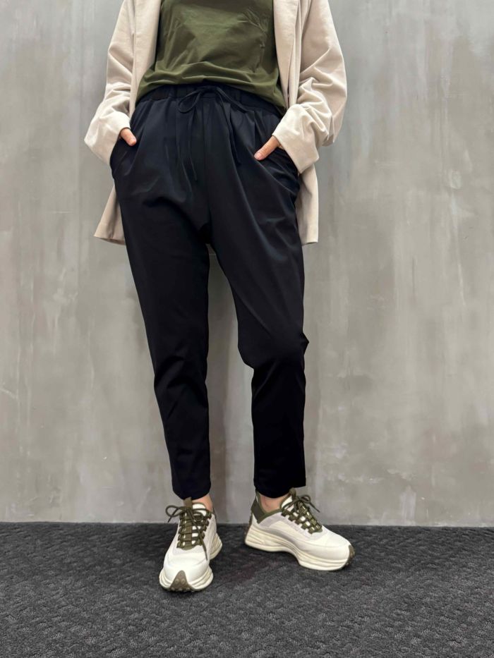 trois(トロワ)|ハイテンションストレッチ ルーズテーパードパンツ|T256-87011