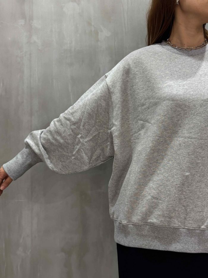 chignon  シニヨン　ダメージ加工スウェット chignon シニヨン ダメージ加工スウェット - メルカリ