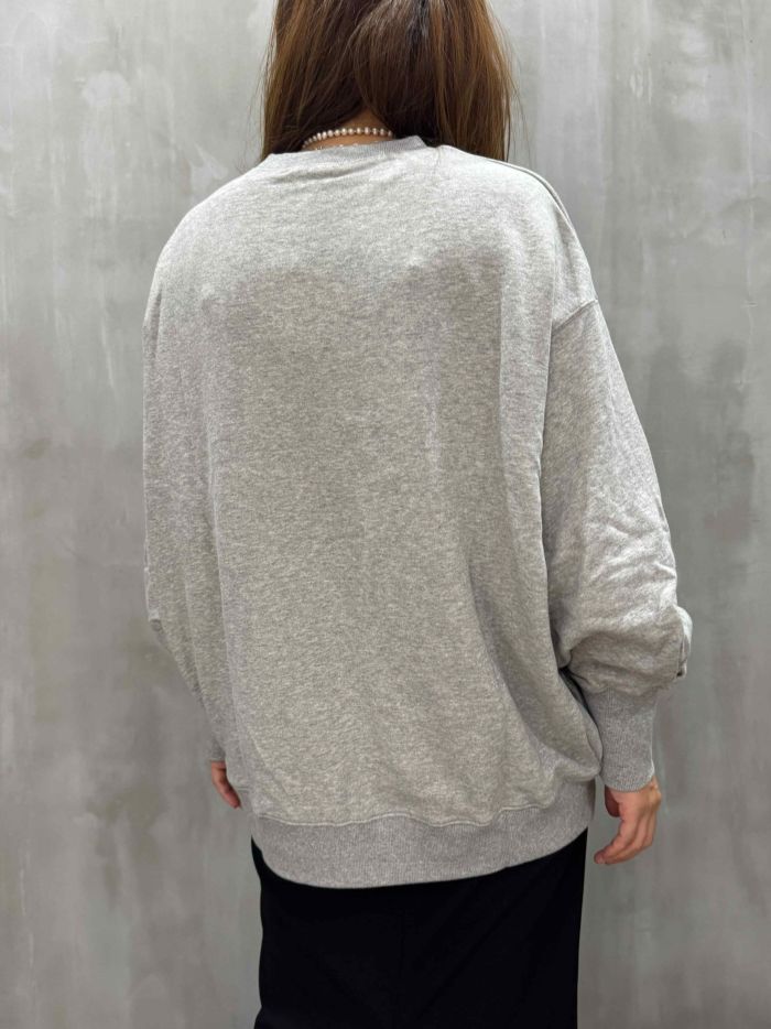 chignon  シニヨン　ダメージ加工スウェット CHIGNON シニヨン カレッジビッグロゴスウェット 8454-101KK