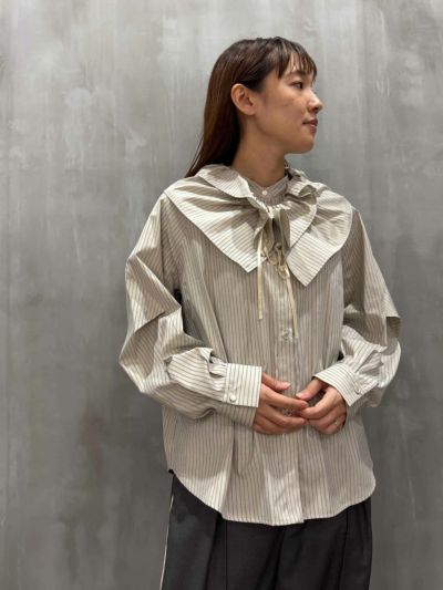 美品 ✨️ Lallia Mu ラリアムー ケープカラー リバーコート グレー ケープカラーフレアーリバーコート｜ラグナムーン（LAGUNAMOON