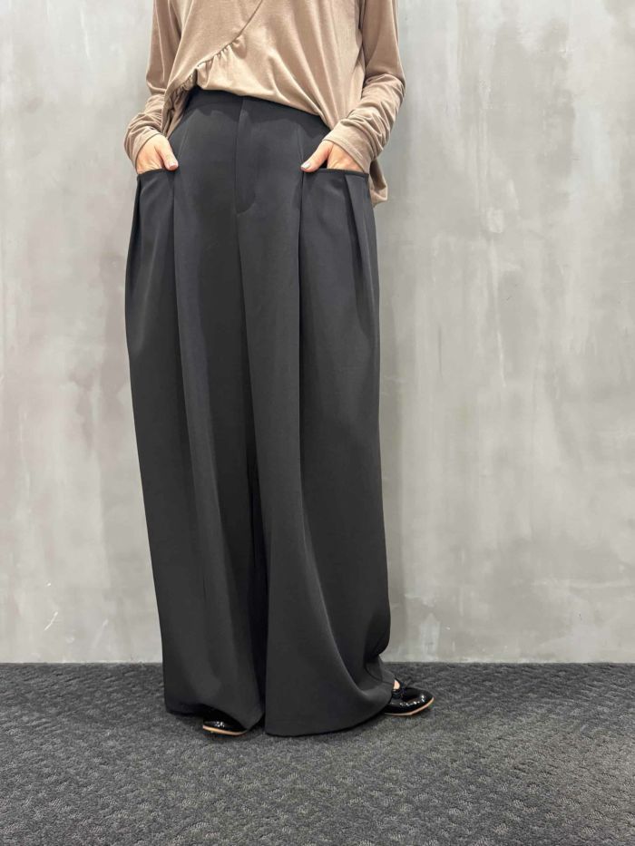 CYAN TOKYO（シアントーキョー）｜Wタックストレッチワイドパンツ